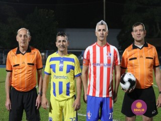 
<a style='margin-left: 5px;' class='btn btn-xs btn-social btn-facebook' href='https://www.facebook.com/sharer/sharer.php?u=https://boladovale.com.br/imgs/800-800-90/conteudo/fotos/1190/img6931.jpg' rel='popup' data-width='500' data-height='400'><i class='fa fa-facebook'></i>Compartilhar <span class='hidden-xs'>no Facebook</span>
</a> 
<a class='btn btn-default btn-xs' target='_blank' href='imgs/800-800-90/conteudo/fotos/1190/img6931.jpg'>
<span class='glyphicon glyphicon-cloud-download'></span> Salvar
</a> 
<span></span>