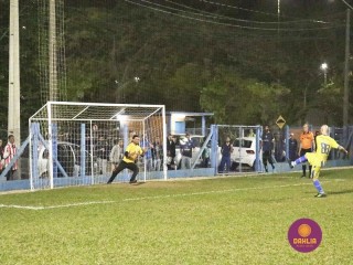 
<a style='margin-left: 5px;' class='btn btn-xs btn-social btn-facebook' href='https://www.facebook.com/sharer/sharer.php?u=https://boladovale.com.br/imgs/800-800-90/conteudo/fotos/1190/mg7027.jpg' rel='popup' data-width='500' data-height='400'><i class='fa fa-facebook'></i>Compartilhar <span class='hidden-xs'>no Facebook</span>
</a> 
<a class='btn btn-default btn-xs' target='_blank' href='imgs/800-800-90/conteudo/fotos/1190/mg7027.jpg'>
<span class='glyphicon glyphicon-cloud-download'></span> Salvar
</a> 
<span></span>