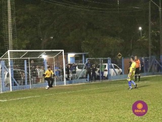 
<a style='margin-left: 5px;' class='btn btn-xs btn-social btn-facebook' href='https://www.facebook.com/sharer/sharer.php?u=https://boladovale.com.br/imgs/800-800-90/conteudo/fotos/1190/mg7033.jpg' rel='popup' data-width='500' data-height='400'><i class='fa fa-facebook'></i>Compartilhar <span class='hidden-xs'>no Facebook</span>
</a> 
<a class='btn btn-default btn-xs' target='_blank' href='imgs/800-800-90/conteudo/fotos/1190/mg7033.jpg'>
<span class='glyphicon glyphicon-cloud-download'></span> Salvar
</a> 
<span></span>