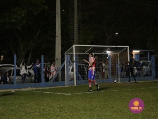 
<a style='margin-left: 5px;' class='btn btn-xs btn-social btn-facebook' href='https://www.facebook.com/sharer/sharer.php?u=https://boladovale.com.br/imgs/800-800-90/conteudo/fotos/1190/mg7045.jpg' rel='popup' data-width='500' data-height='400'><i class='fa fa-facebook'></i>Compartilhar <span class='hidden-xs'>no Facebook</span>
</a> 
<a class='btn btn-default btn-xs' target='_blank' href='imgs/800-800-90/conteudo/fotos/1190/mg7045.jpg'>
<span class='glyphicon glyphicon-cloud-download'></span> Salvar
</a> 
<span></span>