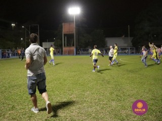 
<a style='margin-left: 5px;' class='btn btn-xs btn-social btn-facebook' href='https://www.facebook.com/sharer/sharer.php?u=https://boladovale.com.br/imgs/800-800-90/conteudo/fotos/1190/mg7055.jpg' rel='popup' data-width='500' data-height='400'><i class='fa fa-facebook'></i>Compartilhar <span class='hidden-xs'>no Facebook</span>
</a> 
<a class='btn btn-default btn-xs' target='_blank' href='imgs/800-800-90/conteudo/fotos/1190/mg7055.jpg'>
<span class='glyphicon glyphicon-cloud-download'></span> Salvar
</a> 
<span></span>