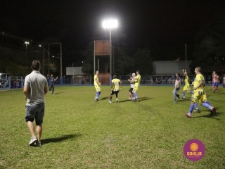 
<a style='margin-left: 5px;' class='btn btn-xs btn-social btn-facebook' href='https://www.facebook.com/sharer/sharer.php?u=https://boladovale.com.br/imgs/800-800-90/conteudo/fotos/1190/mg7056.jpg' rel='popup' data-width='500' data-height='400'><i class='fa fa-facebook'></i>Compartilhar <span class='hidden-xs'>no Facebook</span>
</a> 
<a class='btn btn-default btn-xs' target='_blank' href='imgs/800-800-90/conteudo/fotos/1190/mg7056.jpg'>
<span class='glyphicon glyphicon-cloud-download'></span> Salvar
</a> 
<span></span>