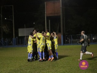 
<a style='margin-left: 5px;' class='btn btn-xs btn-social btn-facebook' href='https://www.facebook.com/sharer/sharer.php?u=https://boladovale.com.br/imgs/800-800-90/conteudo/fotos/1190/mg7065.jpg' rel='popup' data-width='500' data-height='400'><i class='fa fa-facebook'></i>Compartilhar <span class='hidden-xs'>no Facebook</span>
</a> 
<a class='btn btn-default btn-xs' target='_blank' href='imgs/800-800-90/conteudo/fotos/1190/mg7065.jpg'>
<span class='glyphicon glyphicon-cloud-download'></span> Salvar
</a> 
<span></span>