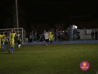 
<a style='margin-left: 5px;' class='btn btn-xs btn-social btn-facebook' href='https://www.facebook.com/sharer/sharer.php?u=https://boladovale.com.br/imgs/800-800-90/conteudo/fotos/1190/mg7080.jpg' rel='popup' data-width='500' data-height='400'><i class='fa fa-facebook'></i>Compartilhar <span class='hidden-xs'>no Facebook</span>
</a> 
<a class='btn btn-default btn-xs' target='_blank' href='imgs/800-800-90/conteudo/fotos/1190/mg7080.jpg'>
<span class='glyphicon glyphicon-cloud-download'></span> Salvar
</a> 
<span></span>