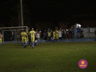
<a style='margin-left: 5px;' class='btn btn-xs btn-social btn-facebook' href='https://www.facebook.com/sharer/sharer.php?u=https://boladovale.com.br/imgs/800-800-90/conteudo/fotos/1190/mg7083.jpg' rel='popup' data-width='500' data-height='400'><i class='fa fa-facebook'></i>Compartilhar <span class='hidden-xs'>no Facebook</span>
</a> 
<a class='btn btn-default btn-xs' target='_blank' href='imgs/800-800-90/conteudo/fotos/1190/mg7083.jpg'>
<span class='glyphicon glyphicon-cloud-download'></span> Salvar
</a> 
<span></span>
