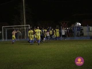 
<a style='margin-left: 5px;' class='btn btn-xs btn-social btn-facebook' href='https://www.facebook.com/sharer/sharer.php?u=https://boladovale.com.br/imgs/800-800-90/conteudo/fotos/1190/mg7084.jpg' rel='popup' data-width='500' data-height='400'><i class='fa fa-facebook'></i>Compartilhar <span class='hidden-xs'>no Facebook</span>
</a> 
<a class='btn btn-default btn-xs' target='_blank' href='imgs/800-800-90/conteudo/fotos/1190/mg7084.jpg'>
<span class='glyphicon glyphicon-cloud-download'></span> Salvar
</a> 
<span></span>