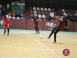 
<a style='margin-left: 5px;' class='btn btn-xs btn-social btn-facebook' href='https://www.facebook.com/sharer/sharer.php?u=https://boladovale.com.br/imgs/800-800-90/conteudo/fotos/1264/img1665.jpg' rel='popup' data-width='500' data-height='400'><i class='fa fa-facebook'></i>Compartilhar <span class='hidden-xs'>no Facebook</span>
</a> 
<a class='btn btn-default btn-xs' target='_blank' href='imgs/800-800-90/conteudo/fotos/1264/img1665.jpg'>
<span class='glyphicon glyphicon-cloud-download'></span> Salvar
</a> 
<span></span>