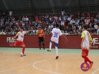 
<a style='margin-left: 5px;' class='btn btn-xs btn-social btn-facebook' href='https://www.facebook.com/sharer/sharer.php?u=https://boladovale.com.br/imgs/800-800-90/conteudo/fotos/1283/img2524.jpg' rel='popup' data-width='500' data-height='400'><i class='fa fa-facebook'></i>Compartilhar <span class='hidden-xs'>no Facebook</span>
</a> 
<a class='btn btn-default btn-xs' target='_blank' href='imgs/800-800-90/conteudo/fotos/1283/img2524.jpg'>
<span class='glyphicon glyphicon-cloud-download'></span> Salvar
</a> 
<span></span>