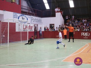 
<a style='margin-left: 5px;' class='btn btn-xs btn-social btn-facebook' href='https://www.facebook.com/sharer/sharer.php?u=https://boladovale.com.br/imgs/800-800-90/conteudo/fotos/1283/img2536.jpg' rel='popup' data-width='500' data-height='400'><i class='fa fa-facebook'></i>Compartilhar <span class='hidden-xs'>no Facebook</span>
</a> 
<a class='btn btn-default btn-xs' target='_blank' href='imgs/800-800-90/conteudo/fotos/1283/img2536.jpg'>
<span class='glyphicon glyphicon-cloud-download'></span> Salvar
</a> 
<span></span>