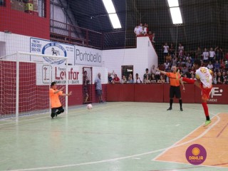 
<a style='margin-left: 5px;' class='btn btn-xs btn-social btn-facebook' href='https://www.facebook.com/sharer/sharer.php?u=https://boladovale.com.br/imgs/800-800-90/conteudo/fotos/1283/img2543.jpg' rel='popup' data-width='500' data-height='400'><i class='fa fa-facebook'></i>Compartilhar <span class='hidden-xs'>no Facebook</span>
</a> 
<a class='btn btn-default btn-xs' target='_blank' href='imgs/800-800-90/conteudo/fotos/1283/img2543.jpg'>
<span class='glyphicon glyphicon-cloud-download'></span> Salvar
</a> 
<span></span>
