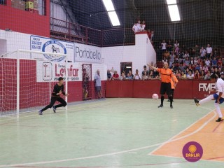 
<a style='margin-left: 5px;' class='btn btn-xs btn-social btn-facebook' href='https://www.facebook.com/sharer/sharer.php?u=https://boladovale.com.br/imgs/800-800-90/conteudo/fotos/1283/img2551.jpg' rel='popup' data-width='500' data-height='400'><i class='fa fa-facebook'></i>Compartilhar <span class='hidden-xs'>no Facebook</span>
</a> 
<a class='btn btn-default btn-xs' target='_blank' href='imgs/800-800-90/conteudo/fotos/1283/img2551.jpg'>
<span class='glyphicon glyphicon-cloud-download'></span> Salvar
</a> 
<span></span>