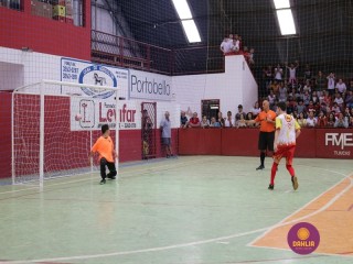 
<a style='margin-left: 5px;' class='btn btn-xs btn-social btn-facebook' href='https://www.facebook.com/sharer/sharer.php?u=https://boladovale.com.br/imgs/800-800-90/conteudo/fotos/1283/img2563.jpg' rel='popup' data-width='500' data-height='400'><i class='fa fa-facebook'></i>Compartilhar <span class='hidden-xs'>no Facebook</span>
</a> 
<a class='btn btn-default btn-xs' target='_blank' href='imgs/800-800-90/conteudo/fotos/1283/img2563.jpg'>
<span class='glyphicon glyphicon-cloud-download'></span> Salvar
</a> 
<span></span>