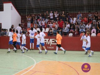 
<a style='margin-left: 5px;' class='btn btn-xs btn-social btn-facebook' href='https://www.facebook.com/sharer/sharer.php?u=https://boladovale.com.br/imgs/800-800-90/conteudo/fotos/1283/img2628.jpg' rel='popup' data-width='500' data-height='400'><i class='fa fa-facebook'></i>Compartilhar <span class='hidden-xs'>no Facebook</span>
</a> 
<a class='btn btn-default btn-xs' target='_blank' href='imgs/800-800-90/conteudo/fotos/1283/img2628.jpg'>
<span class='glyphicon glyphicon-cloud-download'></span> Salvar
</a> 
<span></span>