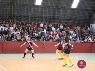 
<a style='margin-left: 5px;' class='btn btn-xs btn-social btn-facebook' href='https://www.facebook.com/sharer/sharer.php?u=https://boladovale.com.br/imgs/800-800-90/conteudo/fotos/1283/img2636.jpg' rel='popup' data-width='500' data-height='400'><i class='fa fa-facebook'></i>Compartilhar <span class='hidden-xs'>no Facebook</span>
</a> 
<a class='btn btn-default btn-xs' target='_blank' href='imgs/800-800-90/conteudo/fotos/1283/img2636.jpg'>
<span class='glyphicon glyphicon-cloud-download'></span> Salvar
</a> 
<span></span>