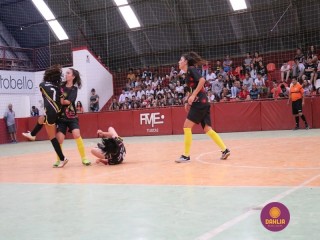 
<a style='margin-left: 5px;' class='btn btn-xs btn-social btn-facebook' href='https://www.facebook.com/sharer/sharer.php?u=https://boladovale.com.br/imgs/800-800-90/conteudo/fotos/1283/img2642.jpg' rel='popup' data-width='500' data-height='400'><i class='fa fa-facebook'></i>Compartilhar <span class='hidden-xs'>no Facebook</span>
</a> 
<a class='btn btn-default btn-xs' target='_blank' href='imgs/800-800-90/conteudo/fotos/1283/img2642.jpg'>
<span class='glyphicon glyphicon-cloud-download'></span> Salvar
</a> 
<span></span>