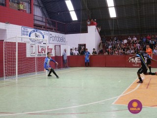
<a style='margin-left: 5px;' class='btn btn-xs btn-social btn-facebook' href='https://www.facebook.com/sharer/sharer.php?u=https://boladovale.com.br/imgs/800-800-90/conteudo/fotos/1283/img2699.jpg' rel='popup' data-width='500' data-height='400'><i class='fa fa-facebook'></i>Compartilhar <span class='hidden-xs'>no Facebook</span>
</a> 
<a class='btn btn-default btn-xs' target='_blank' href='imgs/800-800-90/conteudo/fotos/1283/img2699.jpg'>
<span class='glyphicon glyphicon-cloud-download'></span> Salvar
</a> 
<span></span>