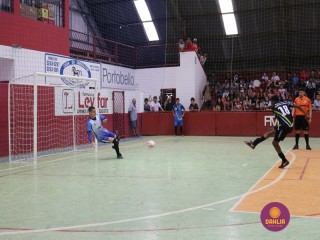 
<a style='margin-left: 5px;' class='btn btn-xs btn-social btn-facebook' href='https://www.facebook.com/sharer/sharer.php?u=https://boladovale.com.br/imgs/800-800-90/conteudo/fotos/1283/img2700.jpg' rel='popup' data-width='500' data-height='400'><i class='fa fa-facebook'></i>Compartilhar <span class='hidden-xs'>no Facebook</span>
</a> 
<a class='btn btn-default btn-xs' target='_blank' href='imgs/800-800-90/conteudo/fotos/1283/img2700.jpg'>
<span class='glyphicon glyphicon-cloud-download'></span> Salvar
</a> 
<span></span>