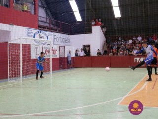 
<a style='margin-left: 5px;' class='btn btn-xs btn-social btn-facebook' href='https://www.facebook.com/sharer/sharer.php?u=https://boladovale.com.br/imgs/800-800-90/conteudo/fotos/1283/img2705.jpg' rel='popup' data-width='500' data-height='400'><i class='fa fa-facebook'></i>Compartilhar <span class='hidden-xs'>no Facebook</span>
</a> 
<a class='btn btn-default btn-xs' target='_blank' href='imgs/800-800-90/conteudo/fotos/1283/img2705.jpg'>
<span class='glyphicon glyphicon-cloud-download'></span> Salvar
</a> 
<span></span>