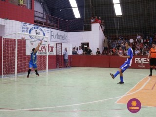 
<a style='margin-left: 5px;' class='btn btn-xs btn-social btn-facebook' href='https://www.facebook.com/sharer/sharer.php?u=https://boladovale.com.br/imgs/800-800-90/conteudo/fotos/1283/img2742.jpg' rel='popup' data-width='500' data-height='400'><i class='fa fa-facebook'></i>Compartilhar <span class='hidden-xs'>no Facebook</span>
</a> 
<a class='btn btn-default btn-xs' target='_blank' href='imgs/800-800-90/conteudo/fotos/1283/img2742.jpg'>
<span class='glyphicon glyphicon-cloud-download'></span> Salvar
</a> 
<span></span>