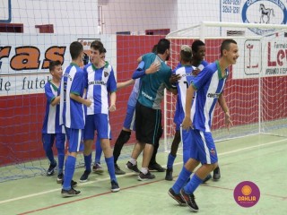
<a style='margin-left: 5px;' class='btn btn-xs btn-social btn-facebook' href='https://www.facebook.com/sharer/sharer.php?u=https://boladovale.com.br/imgs/800-800-90/conteudo/fotos/1283/img2759.jpg' rel='popup' data-width='500' data-height='400'><i class='fa fa-facebook'></i>Compartilhar <span class='hidden-xs'>no Facebook</span>
</a> 
<a class='btn btn-default btn-xs' target='_blank' href='imgs/800-800-90/conteudo/fotos/1283/img2759.jpg'>
<span class='glyphicon glyphicon-cloud-download'></span> Salvar
</a> 
<span></span>