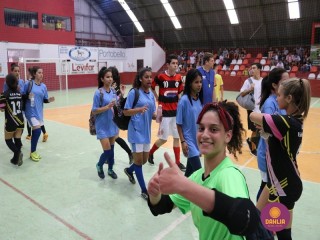 
<a style='margin-left: 5px;' class='btn btn-xs btn-social btn-facebook' href='https://www.facebook.com/sharer/sharer.php?u=https://boladovale.com.br/imgs/800-800-90/conteudo/fotos/1283/img2823.jpg' rel='popup' data-width='500' data-height='400'><i class='fa fa-facebook'></i>Compartilhar <span class='hidden-xs'>no Facebook</span>
</a> 
<a class='btn btn-default btn-xs' target='_blank' href='imgs/800-800-90/conteudo/fotos/1283/img2823.jpg'>
<span class='glyphicon glyphicon-cloud-download'></span> Salvar
</a> 
<span></span>