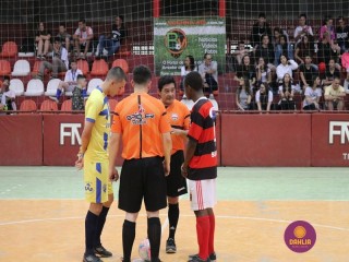 
<a style='margin-left: 5px;' class='btn btn-xs btn-social btn-facebook' href='https://www.facebook.com/sharer/sharer.php?u=https://boladovale.com.br/imgs/800-800-90/conteudo/fotos/1283/img2825.jpg' rel='popup' data-width='500' data-height='400'><i class='fa fa-facebook'></i>Compartilhar <span class='hidden-xs'>no Facebook</span>
</a> 
<a class='btn btn-default btn-xs' target='_blank' href='imgs/800-800-90/conteudo/fotos/1283/img2825.jpg'>
<span class='glyphicon glyphicon-cloud-download'></span> Salvar
</a> 
<span></span>