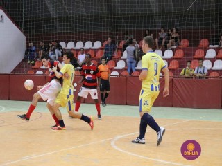 
<a style='margin-left: 5px;' class='btn btn-xs btn-social btn-facebook' href='https://www.facebook.com/sharer/sharer.php?u=https://boladovale.com.br/imgs/800-800-90/conteudo/fotos/1283/img2866.jpg' rel='popup' data-width='500' data-height='400'><i class='fa fa-facebook'></i>Compartilhar <span class='hidden-xs'>no Facebook</span>
</a> 
<a class='btn btn-default btn-xs' target='_blank' href='imgs/800-800-90/conteudo/fotos/1283/img2866.jpg'>
<span class='glyphicon glyphicon-cloud-download'></span> Salvar
</a> 
<span></span>