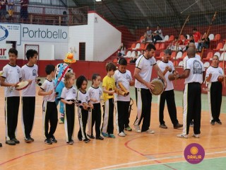 
<a style='margin-left: 5px;' class='btn btn-xs btn-social btn-facebook' href='https://www.facebook.com/sharer/sharer.php?u=https://boladovale.com.br/imgs/800-800-90/conteudo/fotos/1299/img7041.jpg' rel='popup' data-width='500' data-height='400'><i class='fa fa-facebook'></i>Compartilhar <span class='hidden-xs'>no Facebook</span>
</a> 
<a class='btn btn-default btn-xs' target='_blank' href='imgs/800-800-90/conteudo/fotos/1299/img7041.jpg'>
<span class='glyphicon glyphicon-cloud-download'></span> Salvar
</a> 
<span></span>