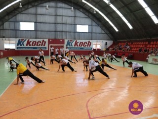 
<a style='margin-left: 5px;' class='btn btn-xs btn-social btn-facebook' href='https://www.facebook.com/sharer/sharer.php?u=https://boladovale.com.br/imgs/800-800-90/conteudo/fotos/1299/img7065.jpg' rel='popup' data-width='500' data-height='400'><i class='fa fa-facebook'></i>Compartilhar <span class='hidden-xs'>no Facebook</span>
</a> 
<a class='btn btn-default btn-xs' target='_blank' href='imgs/800-800-90/conteudo/fotos/1299/img7065.jpg'>
<span class='glyphicon glyphicon-cloud-download'></span> Salvar
</a> 
<span></span>