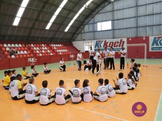 
<a style='margin-left: 5px;' class='btn btn-xs btn-social btn-facebook' href='https://www.facebook.com/sharer/sharer.php?u=https://boladovale.com.br/imgs/800-800-90/conteudo/fotos/1299/img7101.jpg' rel='popup' data-width='500' data-height='400'><i class='fa fa-facebook'></i>Compartilhar <span class='hidden-xs'>no Facebook</span>
</a> 
<a class='btn btn-default btn-xs' target='_blank' href='imgs/800-800-90/conteudo/fotos/1299/img7101.jpg'>
<span class='glyphicon glyphicon-cloud-download'></span> Salvar
</a> 
<span></span>
