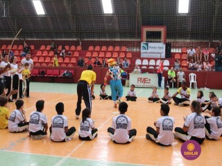 
<a style='margin-left: 5px;' class='btn btn-xs btn-social btn-facebook' href='https://www.facebook.com/sharer/sharer.php?u=https://boladovale.com.br/imgs/800-800-90/conteudo/fotos/1299/img7121.jpg' rel='popup' data-width='500' data-height='400'><i class='fa fa-facebook'></i>Compartilhar <span class='hidden-xs'>no Facebook</span>
</a> 
<a class='btn btn-default btn-xs' target='_blank' href='imgs/800-800-90/conteudo/fotos/1299/img7121.jpg'>
<span class='glyphicon glyphicon-cloud-download'></span> Salvar
</a> 
<span></span>