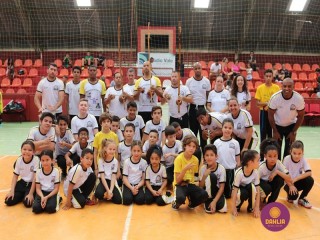 
<a style='margin-left: 5px;' class='btn btn-xs btn-social btn-facebook' href='https://www.facebook.com/sharer/sharer.php?u=https://boladovale.com.br/imgs/800-800-90/conteudo/fotos/1299/img7132.jpg' rel='popup' data-width='500' data-height='400'><i class='fa fa-facebook'></i>Compartilhar <span class='hidden-xs'>no Facebook</span>
</a> 
<a class='btn btn-default btn-xs' target='_blank' href='imgs/800-800-90/conteudo/fotos/1299/img7132.jpg'>
<span class='glyphicon glyphicon-cloud-download'></span> Salvar
</a> 
<span></span>