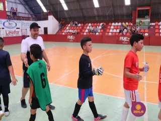
<a style='margin-left: 5px;' class='btn btn-xs btn-social btn-facebook' href='https://www.facebook.com/sharer/sharer.php?u=https://boladovale.com.br/imgs/800-800-90/conteudo/fotos/1299/img7174.jpg' rel='popup' data-width='500' data-height='400'><i class='fa fa-facebook'></i>Compartilhar <span class='hidden-xs'>no Facebook</span>
</a> 
<a class='btn btn-default btn-xs' target='_blank' href='imgs/800-800-90/conteudo/fotos/1299/img7174.jpg'>
<span class='glyphicon glyphicon-cloud-download'></span> Salvar
</a> 
<span></span>