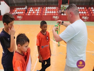 
<a style='margin-left: 5px;' class='btn btn-xs btn-social btn-facebook' href='https://www.facebook.com/sharer/sharer.php?u=https://boladovale.com.br/imgs/800-800-90/conteudo/fotos/1299/img7305.jpg' rel='popup' data-width='500' data-height='400'><i class='fa fa-facebook'></i>Compartilhar <span class='hidden-xs'>no Facebook</span>
</a> 
<a class='btn btn-default btn-xs' target='_blank' href='imgs/800-800-90/conteudo/fotos/1299/img7305.jpg'>
<span class='glyphicon glyphicon-cloud-download'></span> Salvar
</a> 
<span></span>