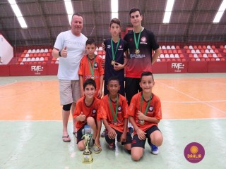 
<a style='margin-left: 5px;' class='btn btn-xs btn-social btn-facebook' href='https://www.facebook.com/sharer/sharer.php?u=https://boladovale.com.br/imgs/800-800-90/conteudo/fotos/1299/img7313.jpg' rel='popup' data-width='500' data-height='400'><i class='fa fa-facebook'></i>Compartilhar <span class='hidden-xs'>no Facebook</span>
</a> 
<a class='btn btn-default btn-xs' target='_blank' href='imgs/800-800-90/conteudo/fotos/1299/img7313.jpg'>
<span class='glyphicon glyphicon-cloud-download'></span> Salvar
</a> 
<span></span>