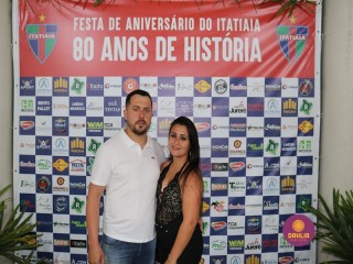
<a style='margin-left: 5px;' class='btn btn-xs btn-social btn-facebook' href='https://www.facebook.com/sharer/sharer.php?u=https://boladovale.com.br/imgs/800-800-90/conteudo/fotos/1327/img0704.jpg' rel='popup' data-width='500' data-height='400'><i class='fa fa-facebook'></i>Compartilhar <span class='hidden-xs'>no Facebook</span>
</a> 
<a class='btn btn-default btn-xs' target='_blank' href='imgs/800-800-90/conteudo/fotos/1327/img0704.jpg'>
<span class='glyphicon glyphicon-cloud-download'></span> Salvar
</a> 
<span></span>