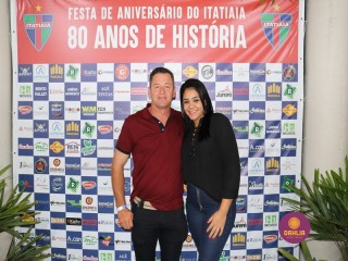
<a style='margin-left: 5px;' class='btn btn-xs btn-social btn-facebook' href='https://www.facebook.com/sharer/sharer.php?u=https://boladovale.com.br/imgs/800-800-90/conteudo/fotos/1327/img0710.jpg' rel='popup' data-width='500' data-height='400'><i class='fa fa-facebook'></i>Compartilhar <span class='hidden-xs'>no Facebook</span>
</a> 
<a class='btn btn-default btn-xs' target='_blank' href='imgs/800-800-90/conteudo/fotos/1327/img0710.jpg'>
<span class='glyphicon glyphicon-cloud-download'></span> Salvar
</a> 
<span></span>