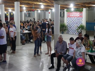 
<a style='margin-left: 5px;' class='btn btn-xs btn-social btn-facebook' href='https://www.facebook.com/sharer/sharer.php?u=https://boladovale.com.br/imgs/800-800-90/conteudo/fotos/1327/img0718.jpg' rel='popup' data-width='500' data-height='400'><i class='fa fa-facebook'></i>Compartilhar <span class='hidden-xs'>no Facebook</span>
</a> 
<a class='btn btn-default btn-xs' target='_blank' href='imgs/800-800-90/conteudo/fotos/1327/img0718.jpg'>
<span class='glyphicon glyphicon-cloud-download'></span> Salvar
</a> 
<span></span>