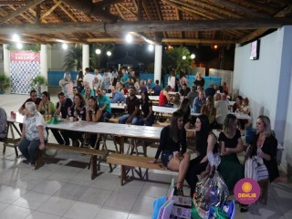 
<a style='margin-left: 5px;' class='btn btn-xs btn-social btn-facebook' href='https://www.facebook.com/sharer/sharer.php?u=https://boladovale.com.br/imgs/800-800-90/conteudo/fotos/1327/img0720.jpg' rel='popup' data-width='500' data-height='400'><i class='fa fa-facebook'></i>Compartilhar <span class='hidden-xs'>no Facebook</span>
</a> 
<a class='btn btn-default btn-xs' target='_blank' href='imgs/800-800-90/conteudo/fotos/1327/img0720.jpg'>
<span class='glyphicon glyphicon-cloud-download'></span> Salvar
</a> 
<span></span>