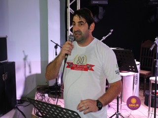 
<a style='margin-left: 5px;' class='btn btn-xs btn-social btn-facebook' href='https://www.facebook.com/sharer/sharer.php?u=https://boladovale.com.br/imgs/800-800-90/conteudo/fotos/1327/img0726.jpg' rel='popup' data-width='500' data-height='400'><i class='fa fa-facebook'></i>Compartilhar <span class='hidden-xs'>no Facebook</span>
</a> 
<a class='btn btn-default btn-xs' target='_blank' href='imgs/800-800-90/conteudo/fotos/1327/img0726.jpg'>
<span class='glyphicon glyphicon-cloud-download'></span> Salvar
</a> 
<span></span>