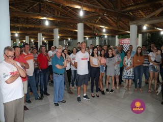 
<a style='margin-left: 5px;' class='btn btn-xs btn-social btn-facebook' href='https://www.facebook.com/sharer/sharer.php?u=https://boladovale.com.br/imgs/800-800-90/conteudo/fotos/1327/img0729.jpg' rel='popup' data-width='500' data-height='400'><i class='fa fa-facebook'></i>Compartilhar <span class='hidden-xs'>no Facebook</span>
</a> 
<a class='btn btn-default btn-xs' target='_blank' href='imgs/800-800-90/conteudo/fotos/1327/img0729.jpg'>
<span class='glyphicon glyphicon-cloud-download'></span> Salvar
</a> 
<span></span>