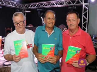 
<a style='margin-left: 5px;' class='btn btn-xs btn-social btn-facebook' href='https://www.facebook.com/sharer/sharer.php?u=https://boladovale.com.br/imgs/800-800-90/conteudo/fotos/1327/img0804.jpg' rel='popup' data-width='500' data-height='400'><i class='fa fa-facebook'></i>Compartilhar <span class='hidden-xs'>no Facebook</span>
</a> 
<a class='btn btn-default btn-xs' target='_blank' href='imgs/800-800-90/conteudo/fotos/1327/img0804.jpg'>
<span class='glyphicon glyphicon-cloud-download'></span> Salvar
</a> 
<span></span>