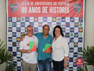 
<a style='margin-left: 5px;' class='btn btn-xs btn-social btn-facebook' href='https://www.facebook.com/sharer/sharer.php?u=https://boladovale.com.br/imgs/800-800-90/conteudo/fotos/1327/img0817.jpg' rel='popup' data-width='500' data-height='400'><i class='fa fa-facebook'></i>Compartilhar <span class='hidden-xs'>no Facebook</span>
</a> 
<a class='btn btn-default btn-xs' target='_blank' href='imgs/800-800-90/conteudo/fotos/1327/img0817.jpg'>
<span class='glyphicon glyphicon-cloud-download'></span> Salvar
</a> 
<span></span>