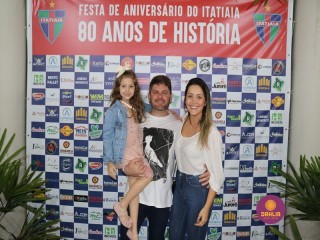 
<a style='margin-left: 5px;' class='btn btn-xs btn-social btn-facebook' href='https://www.facebook.com/sharer/sharer.php?u=https://boladovale.com.br/imgs/800-800-90/conteudo/fotos/1327/img0820.jpg' rel='popup' data-width='500' data-height='400'><i class='fa fa-facebook'></i>Compartilhar <span class='hidden-xs'>no Facebook</span>
</a> 
<a class='btn btn-default btn-xs' target='_blank' href='imgs/800-800-90/conteudo/fotos/1327/img0820.jpg'>
<span class='glyphicon glyphicon-cloud-download'></span> Salvar
</a> 
<span></span>