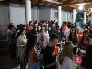 
<a style='margin-left: 5px;' class='btn btn-xs btn-social btn-facebook' href='https://www.facebook.com/sharer/sharer.php?u=https://boladovale.com.br/imgs/800-800-90/conteudo/fotos/1327/img0829.jpg' rel='popup' data-width='500' data-height='400'><i class='fa fa-facebook'></i>Compartilhar <span class='hidden-xs'>no Facebook</span>
</a> 
<a class='btn btn-default btn-xs' target='_blank' href='imgs/800-800-90/conteudo/fotos/1327/img0829.jpg'>
<span class='glyphicon glyphicon-cloud-download'></span> Salvar
</a> 
<span></span>