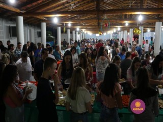 
<a style='margin-left: 5px;' class='btn btn-xs btn-social btn-facebook' href='https://www.facebook.com/sharer/sharer.php?u=https://boladovale.com.br/imgs/800-800-90/conteudo/fotos/1327/img0830.jpg' rel='popup' data-width='500' data-height='400'><i class='fa fa-facebook'></i>Compartilhar <span class='hidden-xs'>no Facebook</span>
</a> 
<a class='btn btn-default btn-xs' target='_blank' href='imgs/800-800-90/conteudo/fotos/1327/img0830.jpg'>
<span class='glyphicon glyphicon-cloud-download'></span> Salvar
</a> 
<span></span>