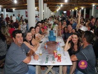 
<a style='margin-left: 5px;' class='btn btn-xs btn-social btn-facebook' href='https://www.facebook.com/sharer/sharer.php?u=https://boladovale.com.br/imgs/800-800-90/conteudo/fotos/1327/img0841.jpg' rel='popup' data-width='500' data-height='400'><i class='fa fa-facebook'></i>Compartilhar <span class='hidden-xs'>no Facebook</span>
</a> 
<a class='btn btn-default btn-xs' target='_blank' href='imgs/800-800-90/conteudo/fotos/1327/img0841.jpg'>
<span class='glyphicon glyphicon-cloud-download'></span> Salvar
</a> 
<span></span>