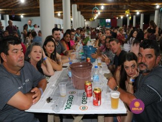 
<a style='margin-left: 5px;' class='btn btn-xs btn-social btn-facebook' href='https://www.facebook.com/sharer/sharer.php?u=https://boladovale.com.br/imgs/800-800-90/conteudo/fotos/1327/img0849.jpg' rel='popup' data-width='500' data-height='400'><i class='fa fa-facebook'></i>Compartilhar <span class='hidden-xs'>no Facebook</span>
</a> 
<a class='btn btn-default btn-xs' target='_blank' href='imgs/800-800-90/conteudo/fotos/1327/img0849.jpg'>
<span class='glyphicon glyphicon-cloud-download'></span> Salvar
</a> 
<span></span>