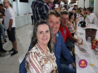 
<a style='margin-left: 5px;' class='btn btn-xs btn-social btn-facebook' href='https://www.facebook.com/sharer/sharer.php?u=https://boladovale.com.br/imgs/800-800-90/conteudo/fotos/1327/img0852.jpg' rel='popup' data-width='500' data-height='400'><i class='fa fa-facebook'></i>Compartilhar <span class='hidden-xs'>no Facebook</span>
</a> 
<a class='btn btn-default btn-xs' target='_blank' href='imgs/800-800-90/conteudo/fotos/1327/img0852.jpg'>
<span class='glyphicon glyphicon-cloud-download'></span> Salvar
</a> 
<span></span>