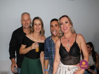 
<a style='margin-left: 5px;' class='btn btn-xs btn-social btn-facebook' href='https://www.facebook.com/sharer/sharer.php?u=https://boladovale.com.br/imgs/800-800-90/conteudo/fotos/1327/img0882.jpg' rel='popup' data-width='500' data-height='400'><i class='fa fa-facebook'></i>Compartilhar <span class='hidden-xs'>no Facebook</span>
</a> 
<a class='btn btn-default btn-xs' target='_blank' href='imgs/800-800-90/conteudo/fotos/1327/img0882.jpg'>
<span class='glyphicon glyphicon-cloud-download'></span> Salvar
</a> 
<span></span>